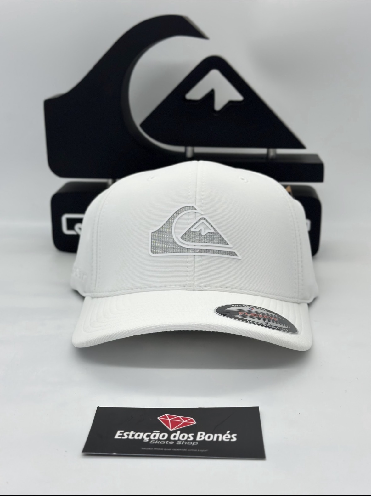Boné Quiksilver Silver Transfer Emb White. Tam. M