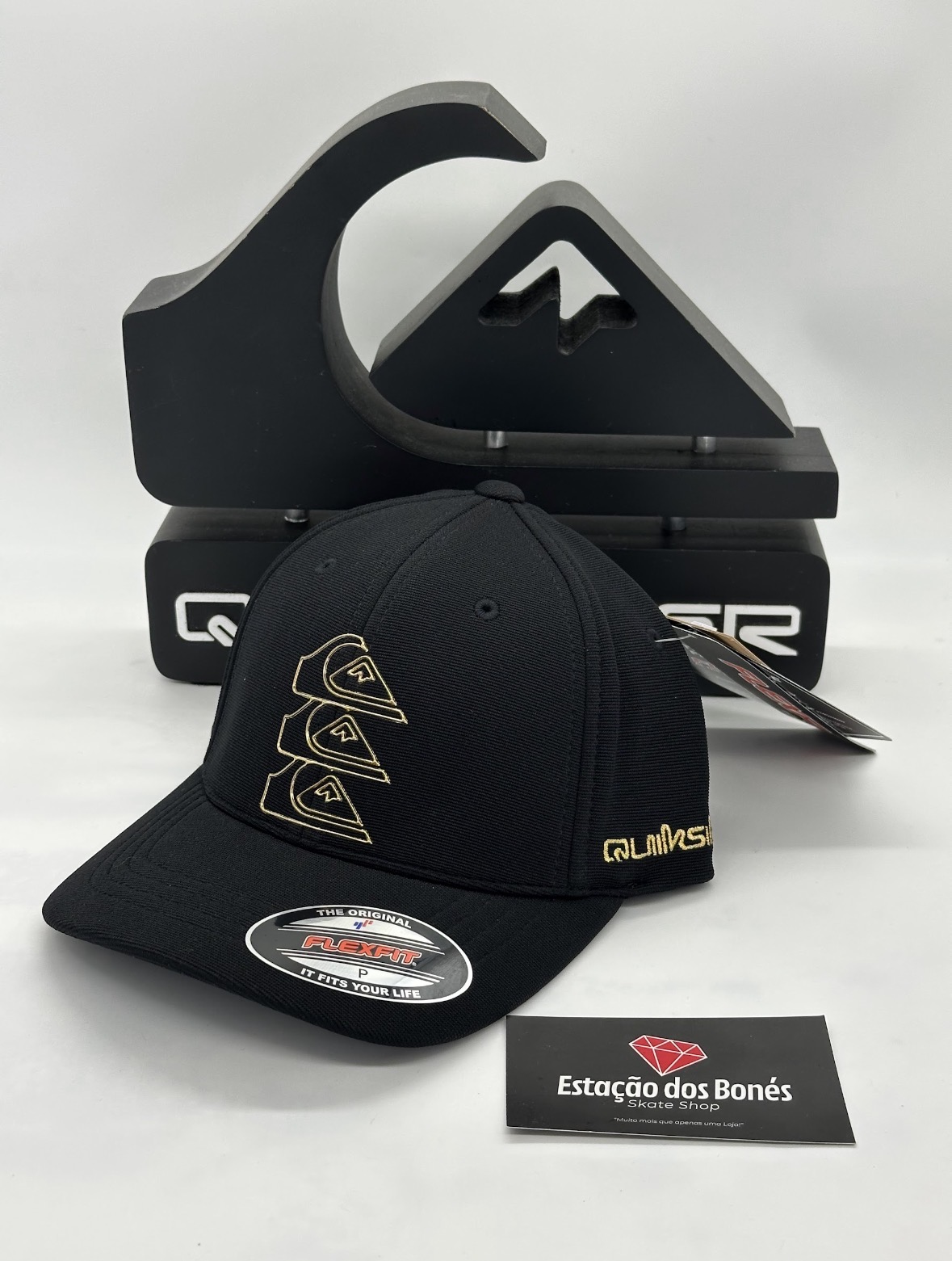 Boné Quiksilver Flexfit Chrome Three Logo. Tam. M